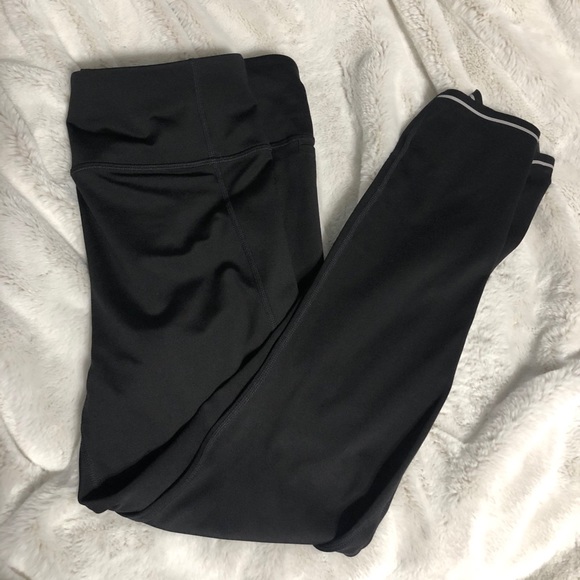 Athleta Pants - Athleta Run Free 7/8 tight leggings